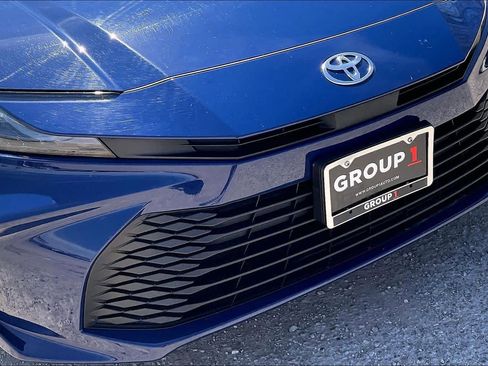 Used 2025 Toyota Camry LE image 29