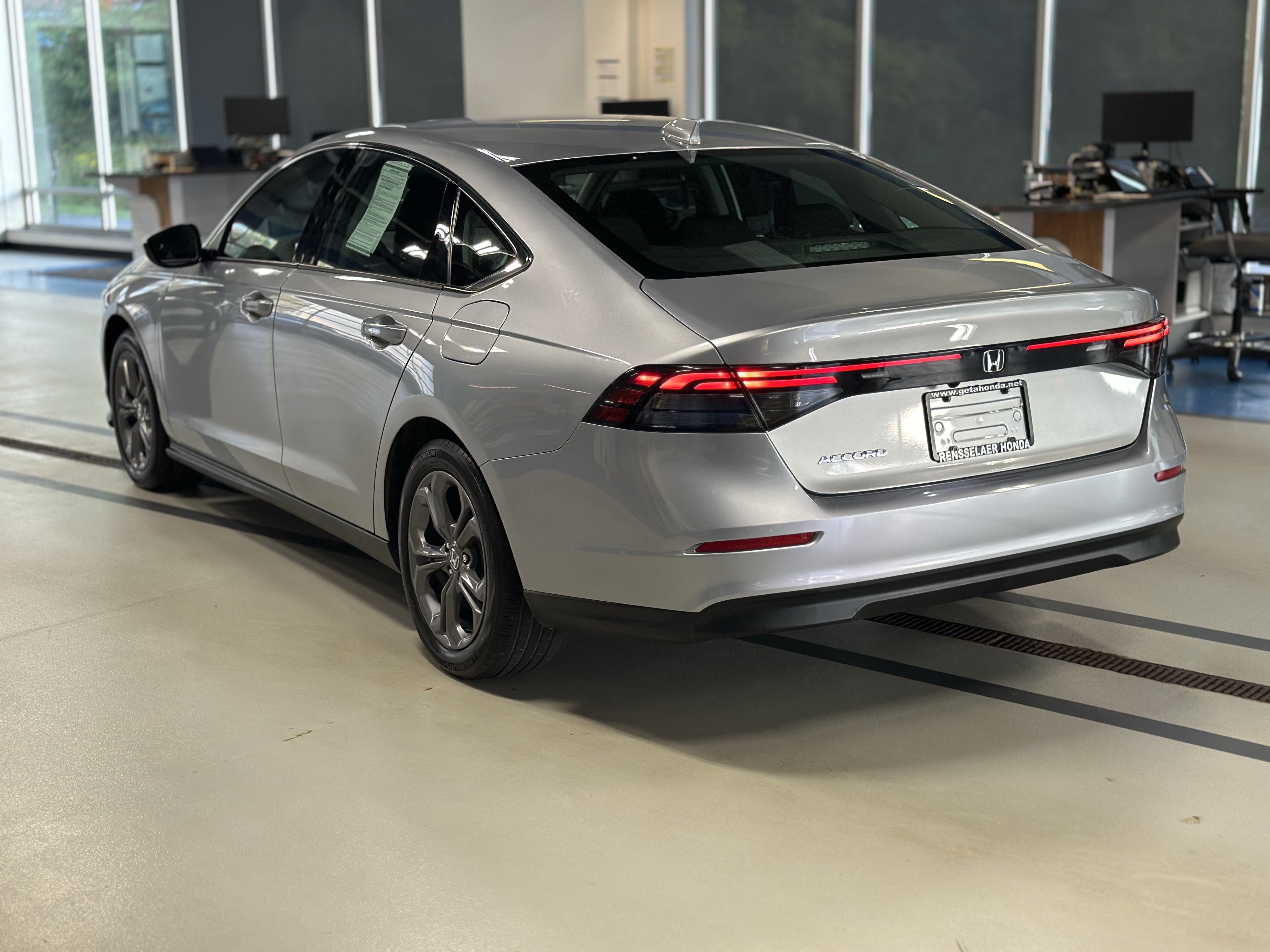 Used 2024 Honda Accord EX image 8
