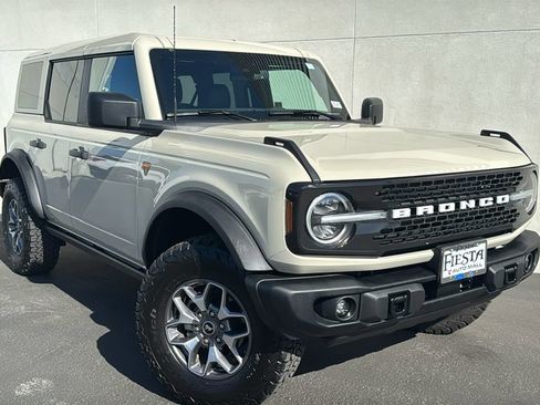 Certified 2025 Ford Bronco Badlands image 1