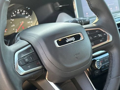 Used 2025 Jeep Compass Limited AWD/4WD image 29