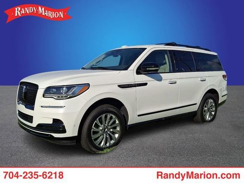Used 2024 Lincoln Navigator Premiere image 1