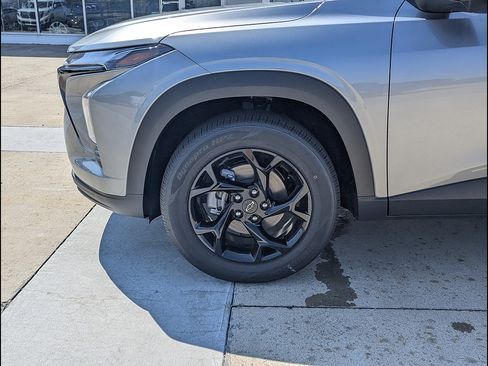 New 2026 Chevrolet Trax LT w/ Midnight Edition FWD image 10