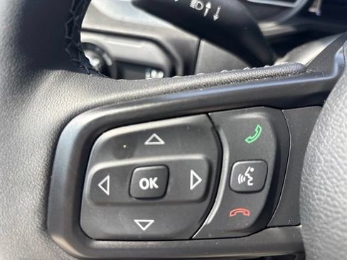 Used 2025 Jeep Wrangler Sport AWD/4WD image 16