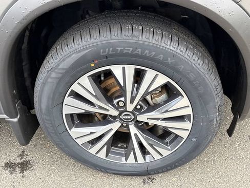 Used 2023 Nissan Rogue SV AWD/4WD image 7