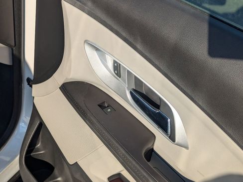 Used 2017 Chevrolet Equinox LT w/ Convenience Package image 33