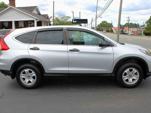 Used 2016 Honda CR-V LX image 5