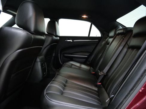 Certified 2019 Chrysler 300 S image 22