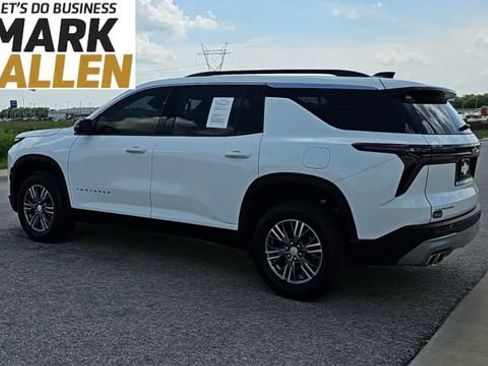 Used 2024 Chevrolet Traverse LT FWD image 6
