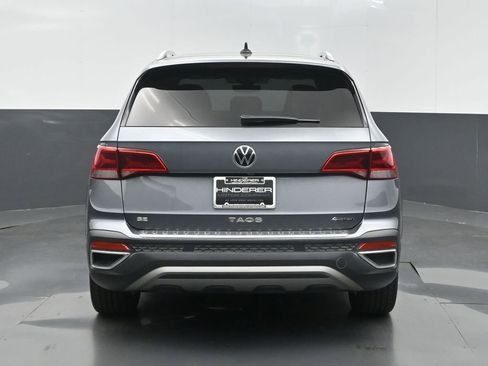Used 2022 Volkswagen Taos SE w/ Panoramic Sunroof Package AWD/4WD image 7