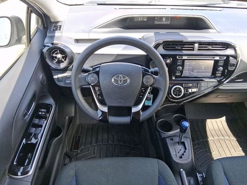 Used 2018 Toyota Prius C Two image 9