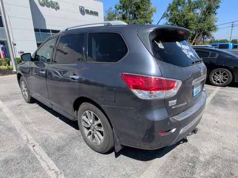 Used 2014 Nissan Pathfinder SV AWD/4WD image 4