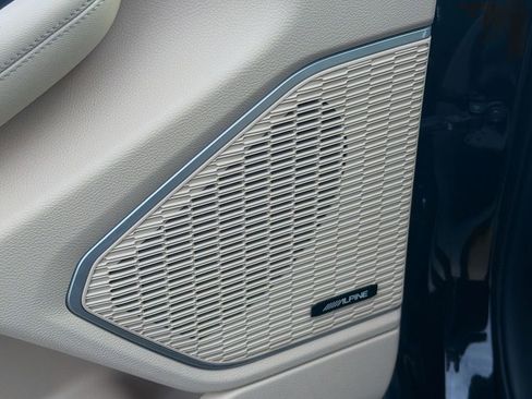 Used 2022 Jeep Grand Cherokee Limited image 23