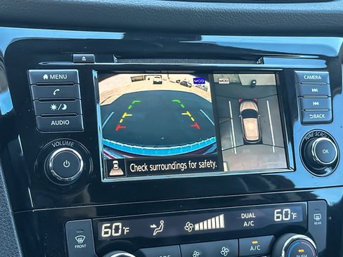 Used 2022 Nissan Rogue Sport SV w/ Technology Package image 18