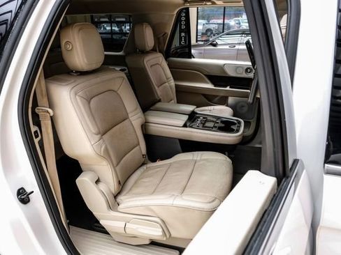 Used 2018 Lincoln Navigator L Reserve w/ Technology Package AWD/4WD image 37