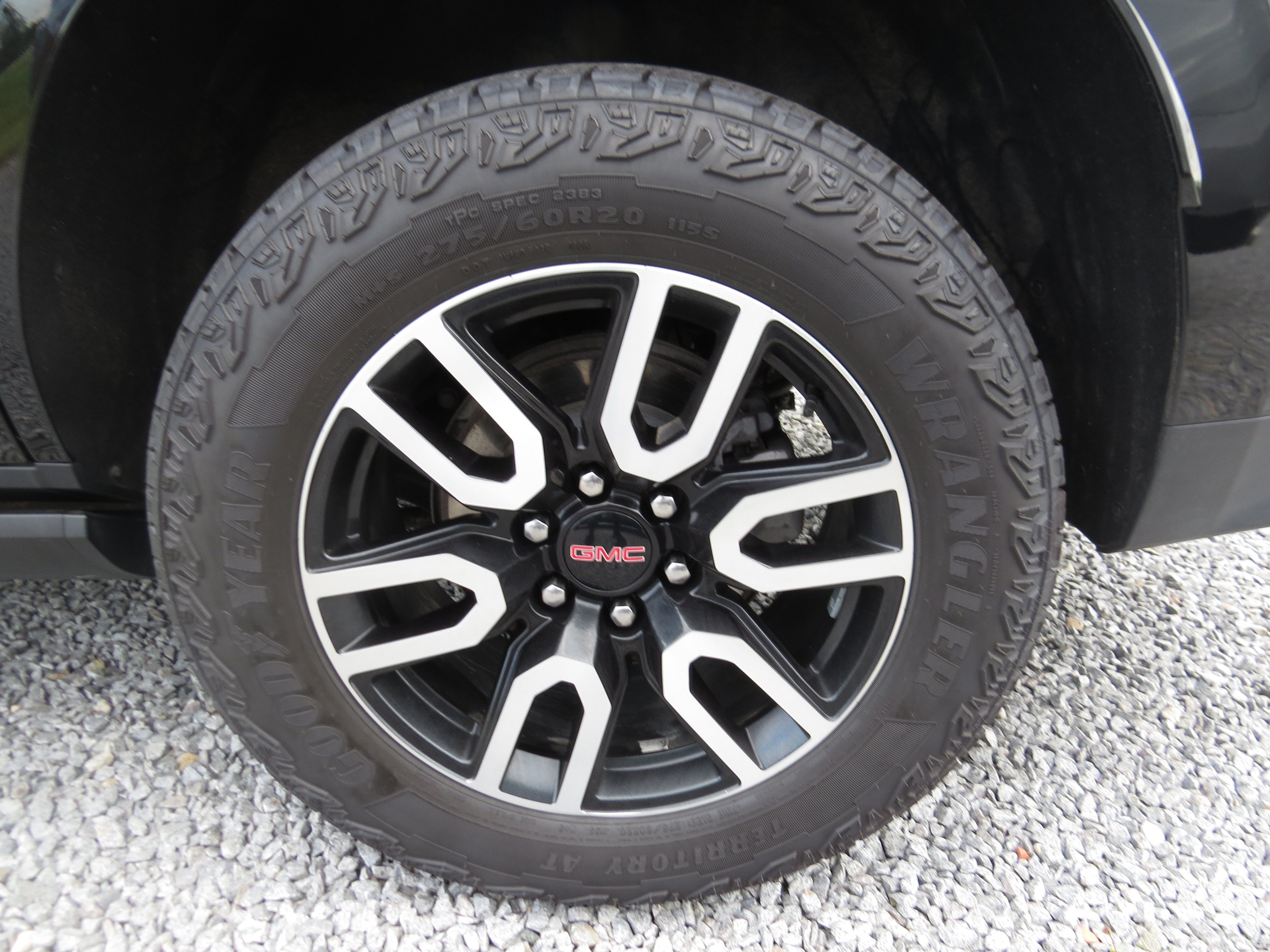 Used 2023 GMC Yukon AT4 AWD/4WD image 11