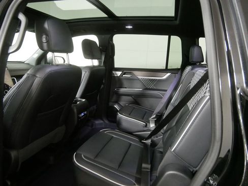 Used 2024 GMC Acadia Denali image 20