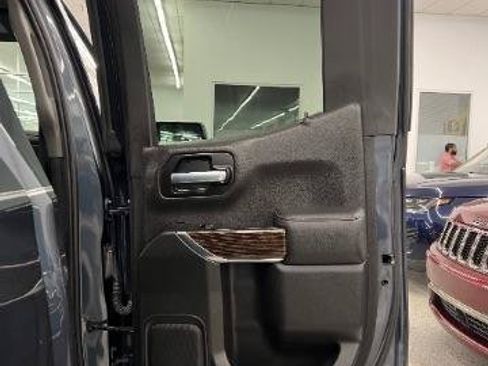 Used 2019 GMC Sierra 1500 SLE w/ SLE Value Package AWD/4WD image 29