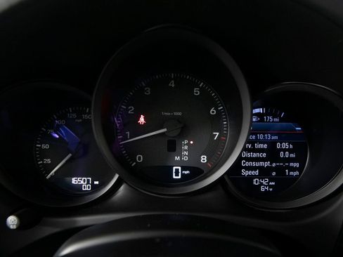Certified 2025 Porsche Macan AWD/4WD image 24