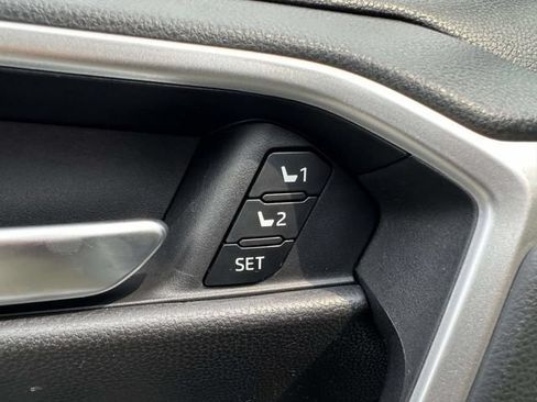 Used 2023 Toyota RAV4 XLE Premium AWD/4WD image 23