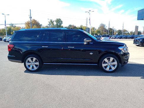 Used 2023 Ford Expedition Max King Ranch image 2