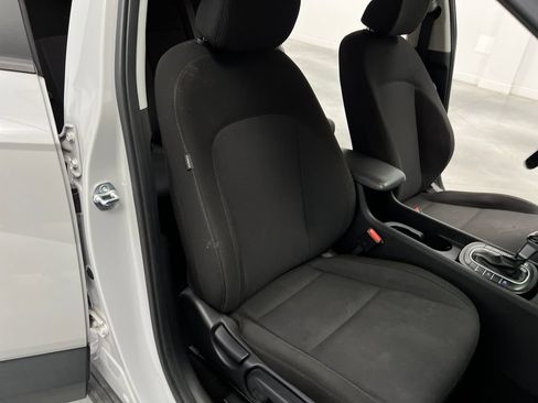 Used 2024 Hyundai Kona SEL FWD image 28