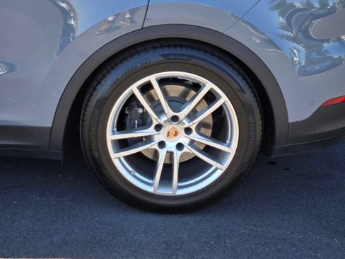 New 2026 Porsche Cayenne Coupe AWD/4WD image 12