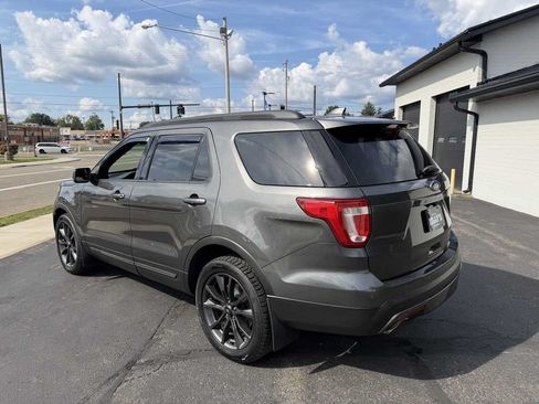 Used 2017 Ford Explorer XLT w/ Equipment Group 202A AWD/4WD image 3