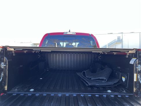 Used 2022 Toyota Tacoma TRD Off-Road w/ TRD Premium Off Road Package image 29