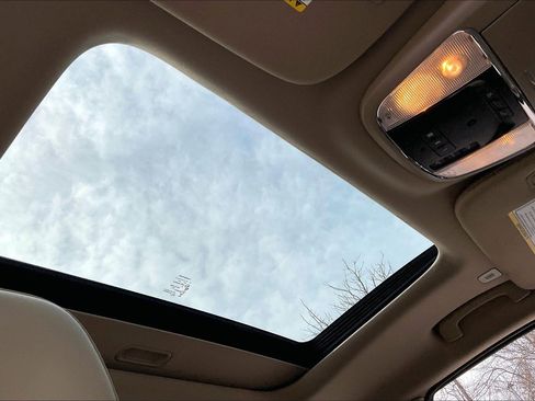 Used 2021 Jeep Grand Cherokee Limited image 16