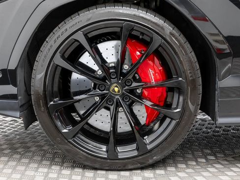 Used 2022 Lamborghini Urus image 7