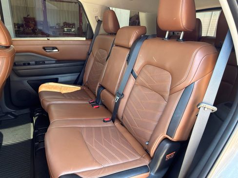 Used 2023 Nissan Pathfinder Platinum w/ Lighting Package (N92) image 20