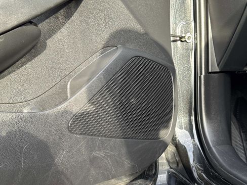 Used 2022 Toyota Corolla LE image 19