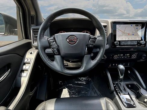 Used 2022 Nissan Frontier PRO-4X w/ Pro-4X Premium Package AWD/4WD image 11