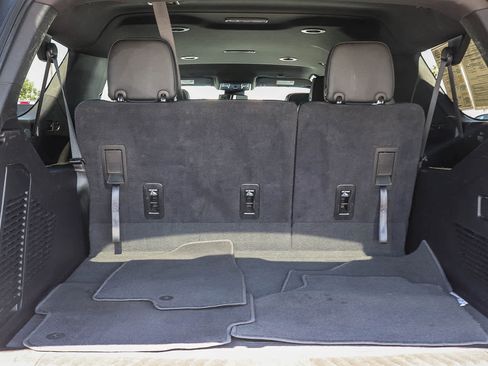 Used 2024 GMC Yukon XL SLT image 23