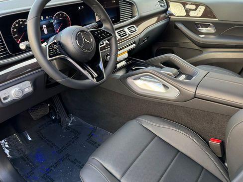 New 2026 Mercedes-Benz GLS 450 4MATIC image 9