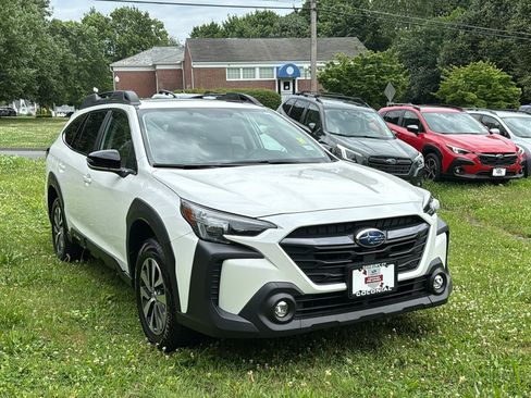 Certified 2025 Subaru Outback Premium AWD/4WD image 3