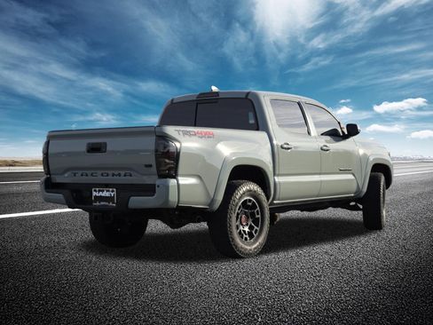 Used 2022 Toyota Tacoma TRD Sport w/ Technology Package image 20