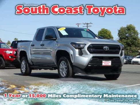 Used 2025 Toyota Tacoma SR image 1