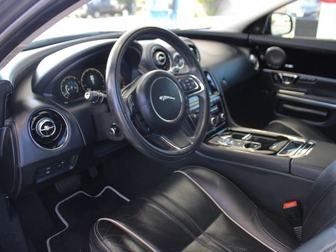 Used 2019 Jaguar XJ Supercharged image 13