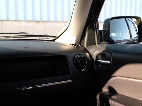 Used 2017 Jeep Patriot High Altitude image 24