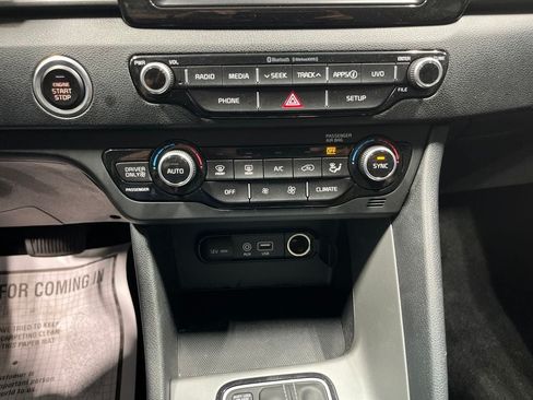 Used 2019 Kia Niro LX FWD image 27