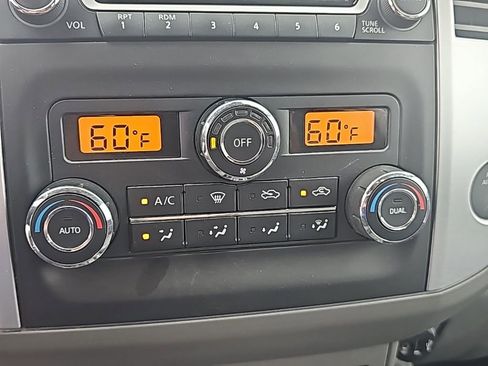 Used 2018 Nissan Frontier SV w/ Value Truck Package AWD/4WD image 18