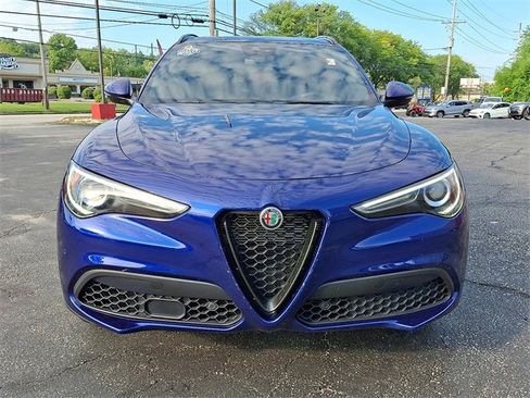 Used 2022 Alfa Romeo Stelvio Sprint image 2