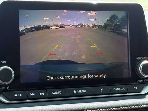 Used 2025 Nissan Rogue SV AWD/4WD image 28
