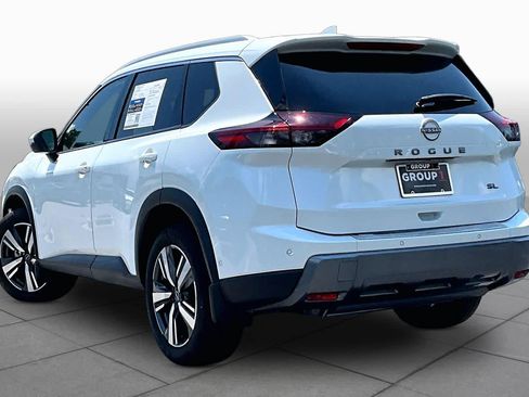 Used 2024 Nissan Rogue SL w/ SL Premium Package FWD image 12