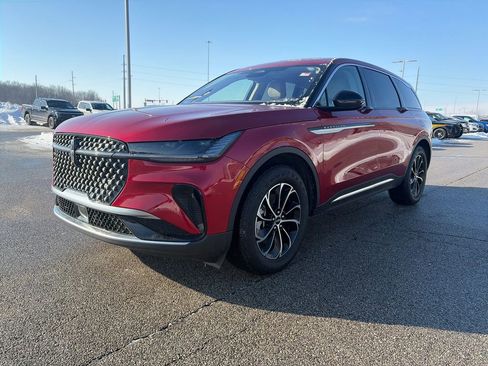 Used 2025 Lincoln Nautilus Premier w/ Equipment Group 102A image 3