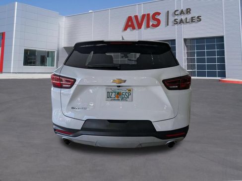 Used 2025 Chevrolet Blazer LT FWD image 9