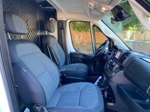 Used 2025 RAM ProMaster 2500 w/ U-Haul Equipment Group FWD image 41