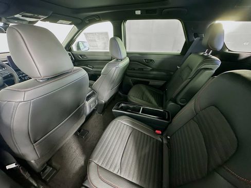 New 2026 Nissan Pathfinder Rock Creek w/ Rock Creek Premium Package AWD/4WD image 32