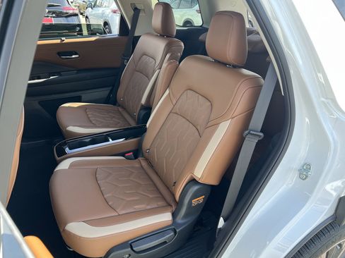 New 2026 Nissan Pathfinder Platinum image 20